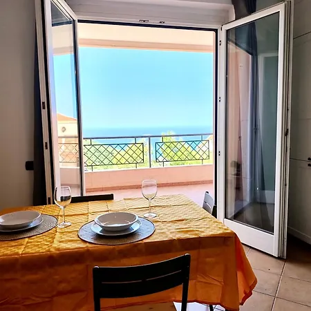 Pedra Blu With Stunning Terrace Overlooking The Sea
