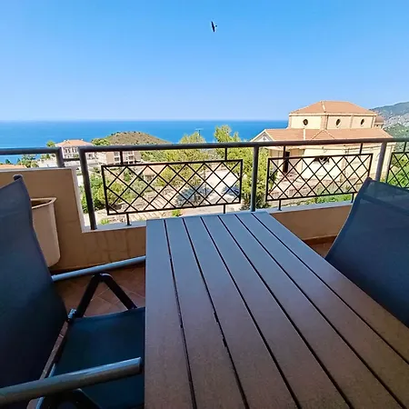 Pedra Blu With Stunning Terrace Overlooking The Sea